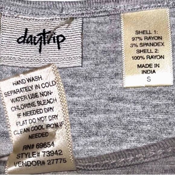 Buckle Daytrip Top Gray Plaid Batwing Sleeve Size Small - Picture 4 of 16